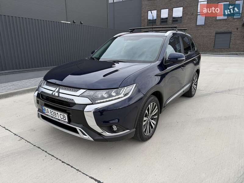 Позашляховик / Кросовер Mitsubishi Outlander 2021 в Кропивницькому фото 3 Позашляховик / Кросовер Mitsubishi Outlander 2021 в Кропивницькому