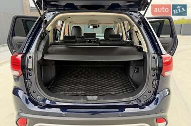Внедорожник / Кроссовер Mitsubishi Outlander 2021 в 