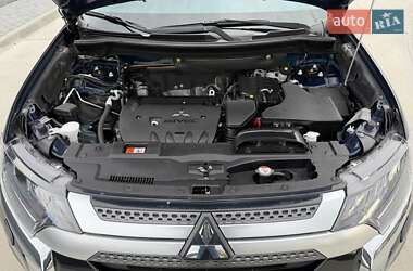 Внедорожник / Кроссовер Mitsubishi Outlander 2021 в 