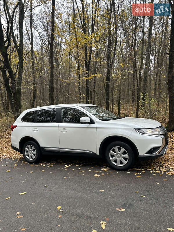 Внедорожник / Кроссовер Mitsubishi Outlander 2020 в Чернигове фото 4 Внедорожник / Кроссовер Mitsubishi Outlander 2020 в Чернигове