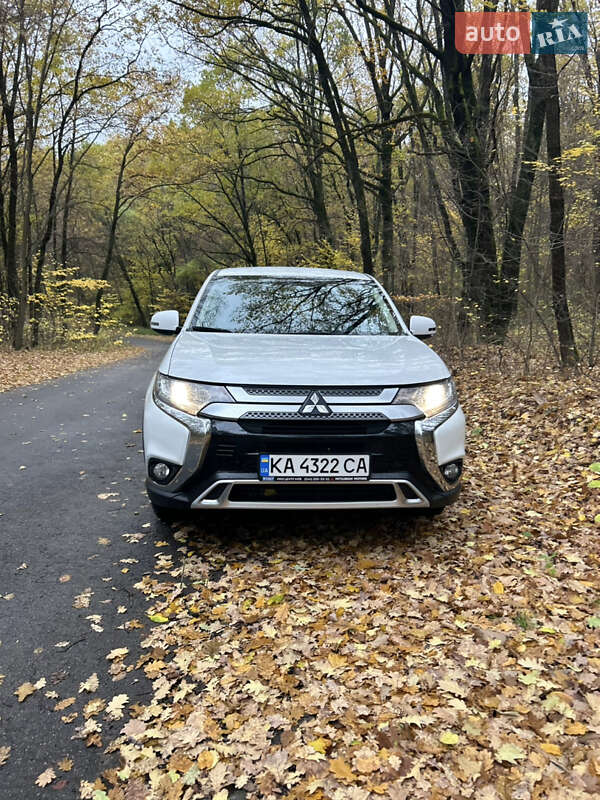 Внедорожник / Кроссовер Mitsubishi Outlander 2020 в Чернигове фото 3 Внедорожник / Кроссовер Mitsubishi Outlander 2020 в Чернигове