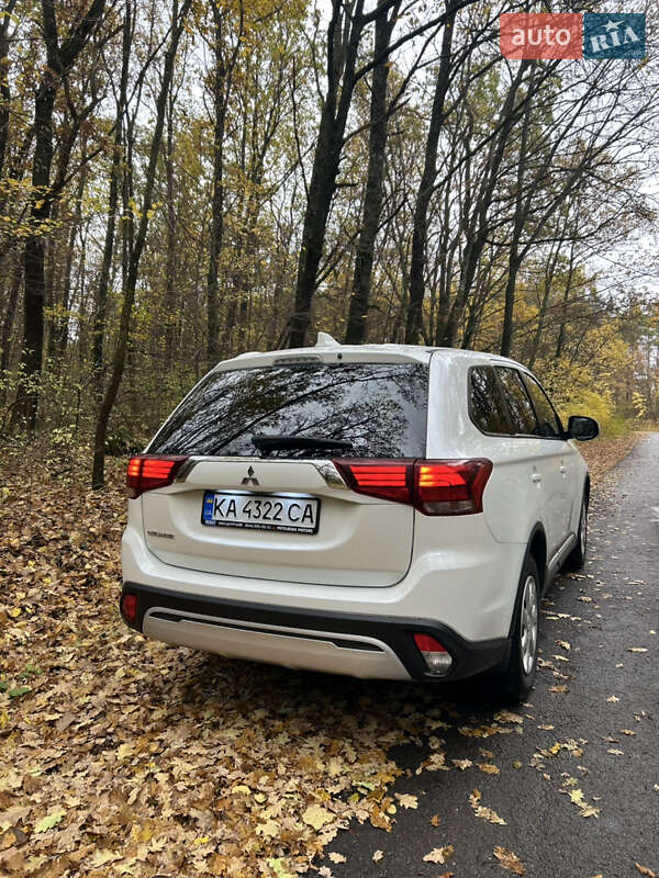 Внедорожник / Кроссовер Mitsubishi Outlander 2020 в Чернигове фото 6 Внедорожник / Кроссовер Mitsubishi Outlander 2020 в Чернигове