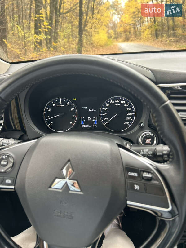 Внедорожник / Кроссовер Mitsubishi Outlander 2020 в Чернигове фото 12 Внедорожник / Кроссовер Mitsubishi Outlander 2020 в Чернигове