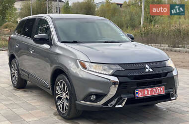 Позашляховик / Кросовер Mitsubishi Outlander 2017 в Києві Позашляховик / Кросовер Mitsubishi Outlander 2017 в Києві