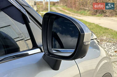 Позашляховик / Кросовер Mitsubishi Outlander 2022 в  фото 27 Позашляховик / Кросовер Mitsubishi Outlander 2022 в