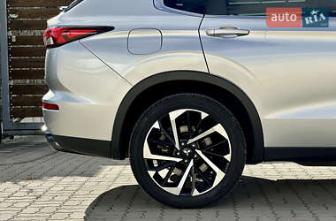 Позашляховик / Кросовер Mitsubishi Outlander 2022 в  фото 32 Позашляховик / Кросовер Mitsubishi Outlander 2022 в