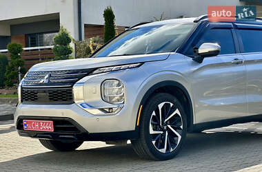 Позашляховик / Кросовер Mitsubishi Outlander 2022 в  фото 39 Позашляховик / Кросовер Mitsubishi Outlander 2022 в