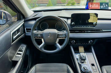 Позашляховик / Кросовер Mitsubishi Outlander 2022 в  фото 70 Позашляховик / Кросовер Mitsubishi Outlander 2022 в