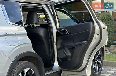 Позашляховик / Кросовер Mitsubishi Outlander 2022 в  фото 81 Позашляховик / Кросовер Mitsubishi Outlander 2022 в