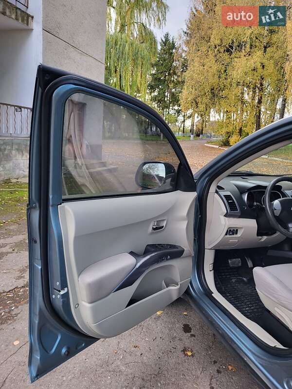 Позашляховик / Кросовер Mitsubishi Outlander 2008 в Теофіполі фото 19 Позашляховик / Кросовер Mitsubishi Outlander 2008 в Теофіполі