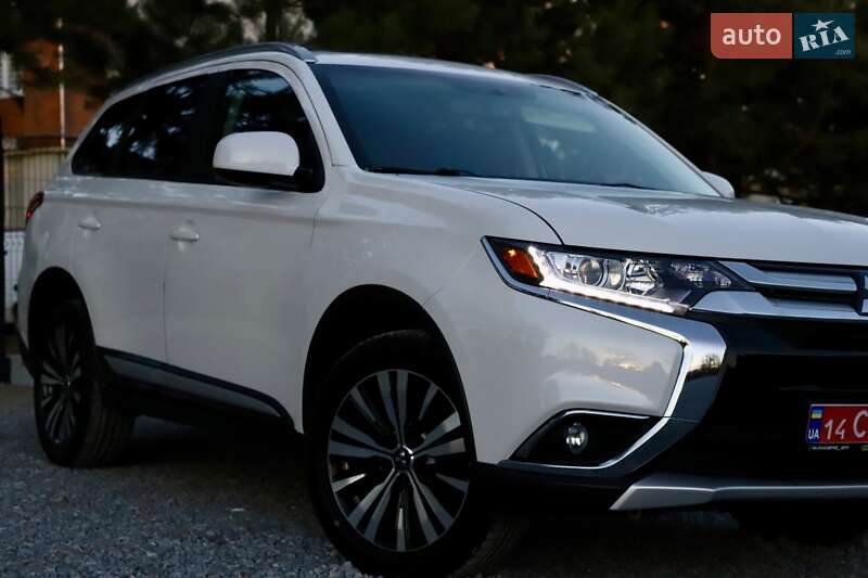 Внедорожник / Кроссовер Mitsubishi Outlander 2018 в Дрогобыче фото 20 Внедорожник / Кроссовер Mitsubishi Outlander 2018 в Дрогобыче
