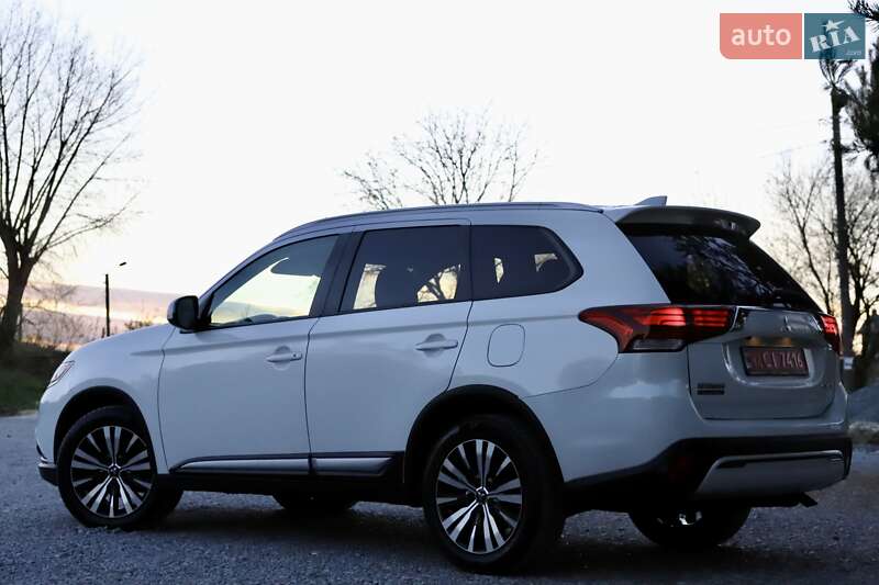Внедорожник / Кроссовер Mitsubishi Outlander 2018 в Дрогобыче фото 12 Внедорожник / Кроссовер Mitsubishi Outlander 2018 в Дрогобыче