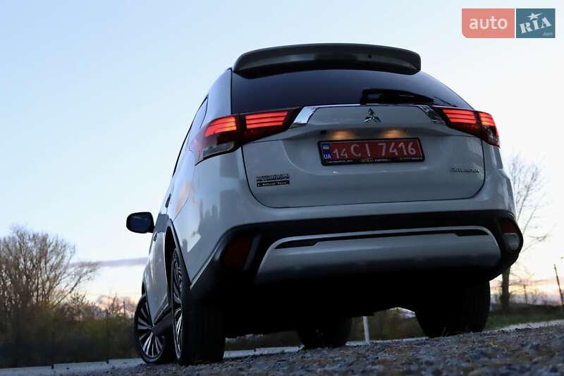 Внедорожник / Кроссовер Mitsubishi Outlander 2018 в Дрогобыче фото 44 Внедорожник / Кроссовер Mitsubishi Outlander 2018 в Дрогобыче