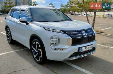 Позашляховик / Кросовер Mitsubishi Outlander 2024 в Миколаєві