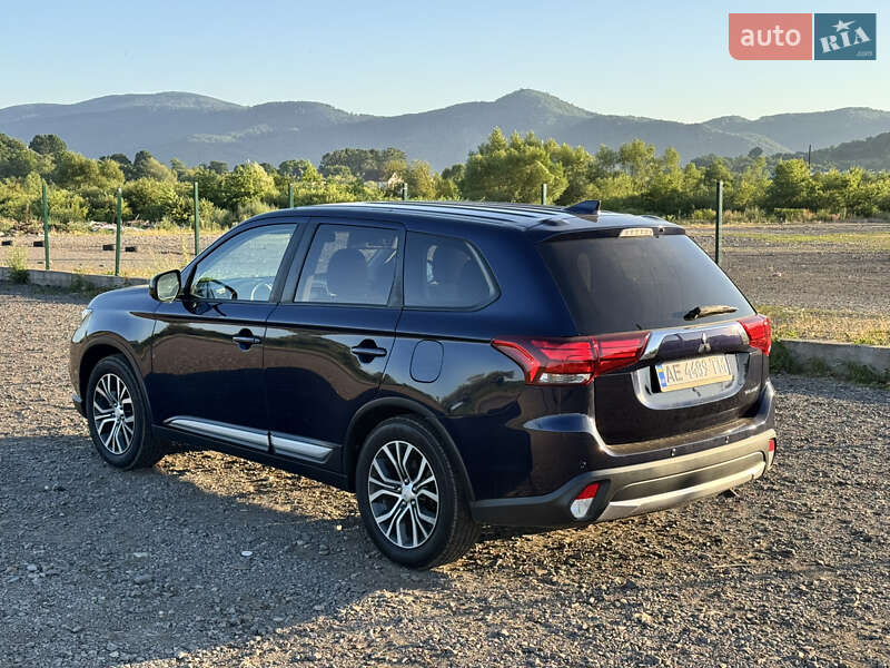Внедорожник / Кроссовер Mitsubishi Outlander 2017 в Днепре фото 6 Внедорожник / Кроссовер Mitsubishi Outlander 2017 в Днепре
