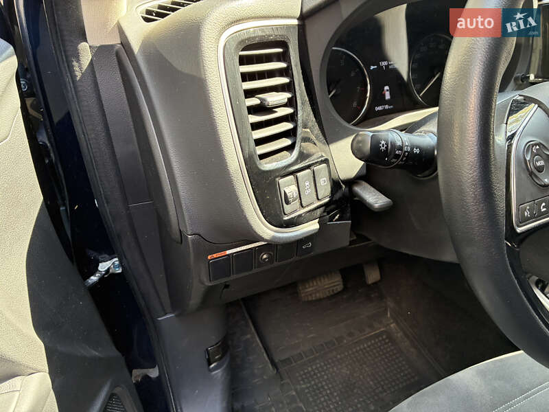 Позашляховик / Кросовер Mitsubishi Outlander 2020 в Тернополі