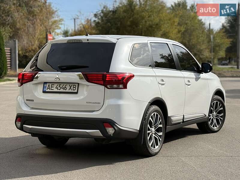 Внедорожник / Кроссовер Mitsubishi Outlander 2015 в Днепре фото 20 Внедорожник / Кроссовер Mitsubishi Outlander 2015 в Днепре