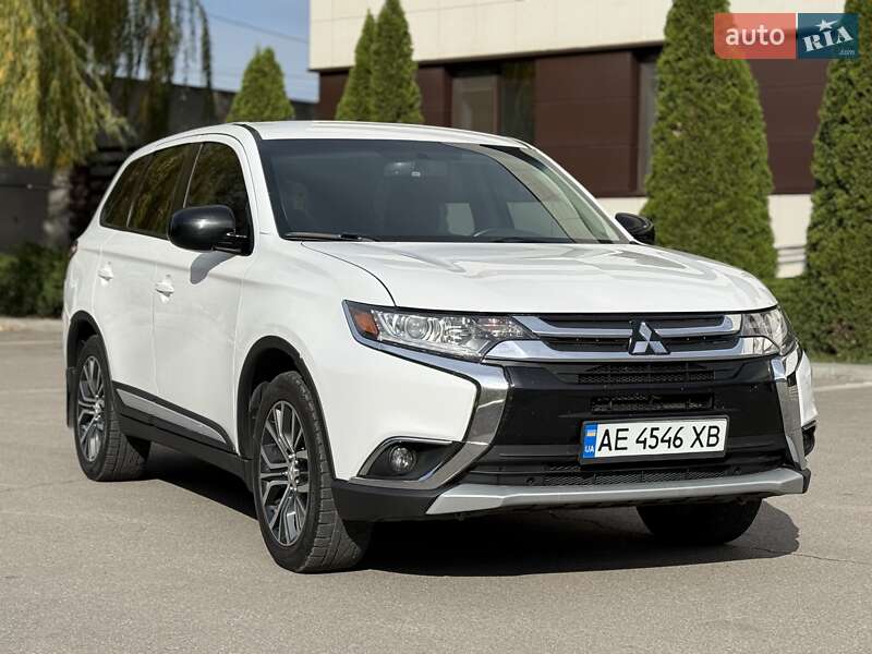 Внедорожник / Кроссовер Mitsubishi Outlander 2015 в Днепре фото 25 Внедорожник / Кроссовер Mitsubishi Outlander 2015 в Днепре