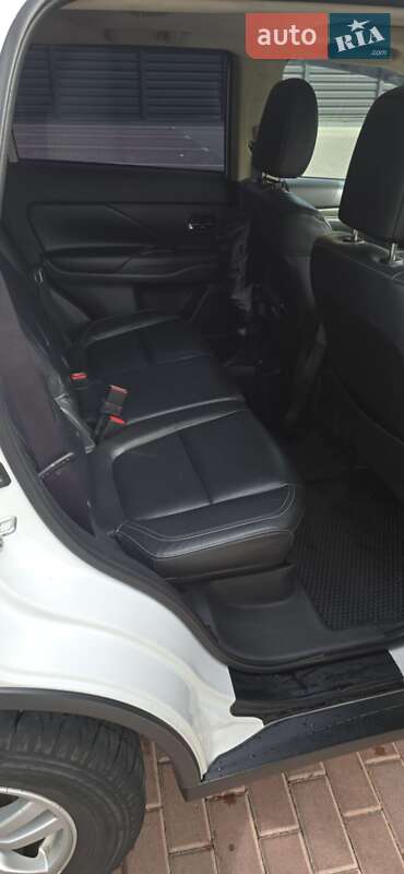 Позашляховик / Кросовер Mitsubishi Outlander 2018 в Житомирі