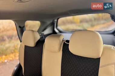 Позашляховик / Кросовер Mitsubishi Outlander 2011 в  фото 19 Позашляховик / Кросовер Mitsubishi Outlander 2011 в