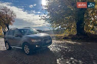 Позашляховик / Кросовер Mitsubishi Outlander 2011 в  фото 33 Позашляховик / Кросовер Mitsubishi Outlander 2011 в