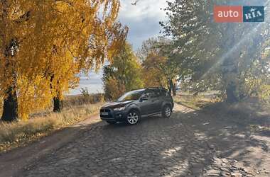 Позашляховик / Кросовер Mitsubishi Outlander 2011 в  фото 37 Позашляховик / Кросовер Mitsubishi Outlander 2011 в