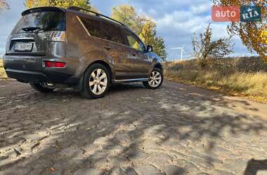Позашляховик / Кросовер Mitsubishi Outlander 2011 в  фото 42 Позашляховик / Кросовер Mitsubishi Outlander 2011 в