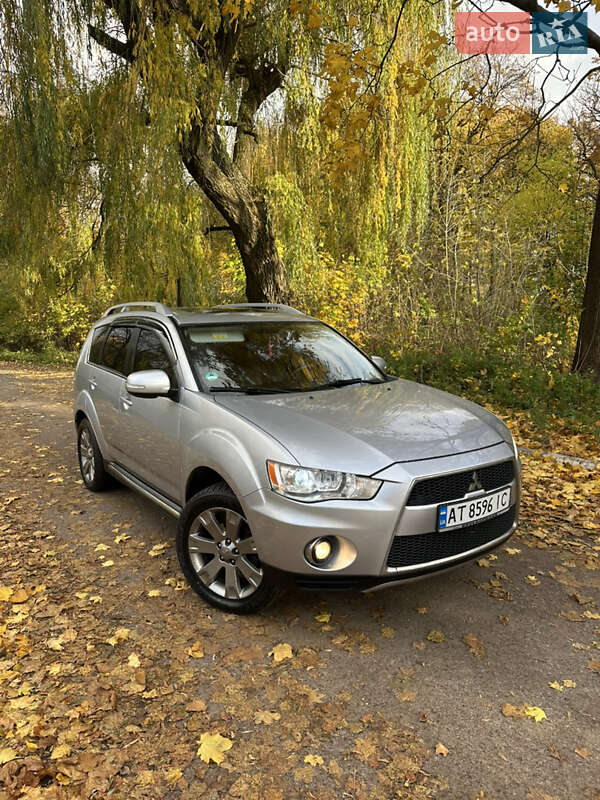 Внедорожник / Кроссовер Mitsubishi Outlander 2009 в Радивилове