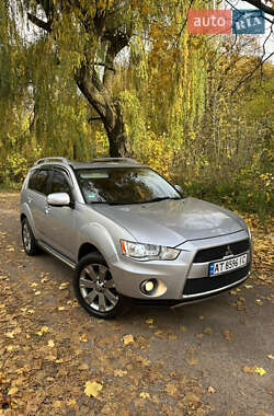 Позашляховик / Кросовер Mitsubishi Outlander 2009 в  фото 2 Позашляховик / Кросовер Mitsubishi Outlander 2009 в