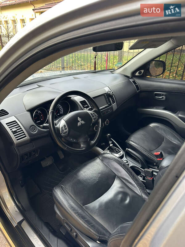 Внедорожник / Кроссовер Mitsubishi Outlander 2009 в Радивилове