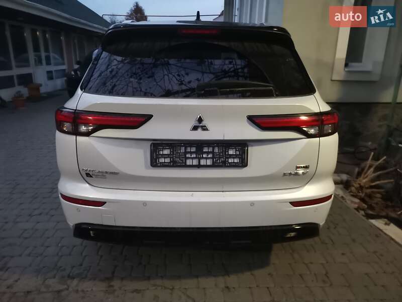 Позашляховик / Кросовер Mitsubishi Outlander 2023 в Полтаві фото 5 Позашляховик / Кросовер Mitsubishi Outlander 2023 в Полтаві