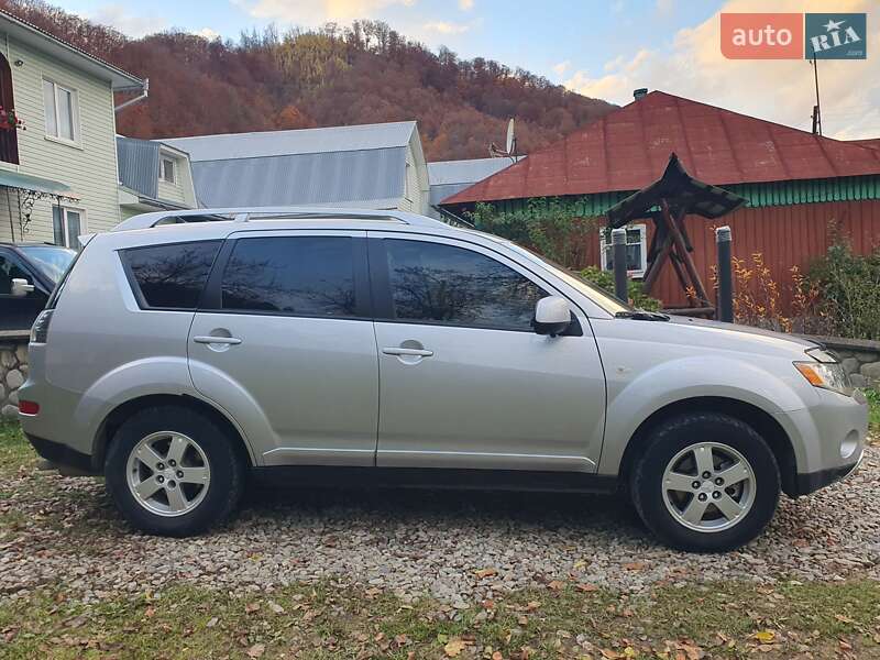 Внедорожник / Кроссовер Mitsubishi Outlander 2007 в Косове