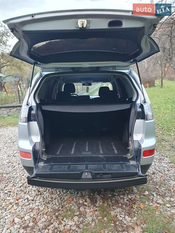 Внедорожник / Кроссовер Mitsubishi Outlander 2007 в Косове