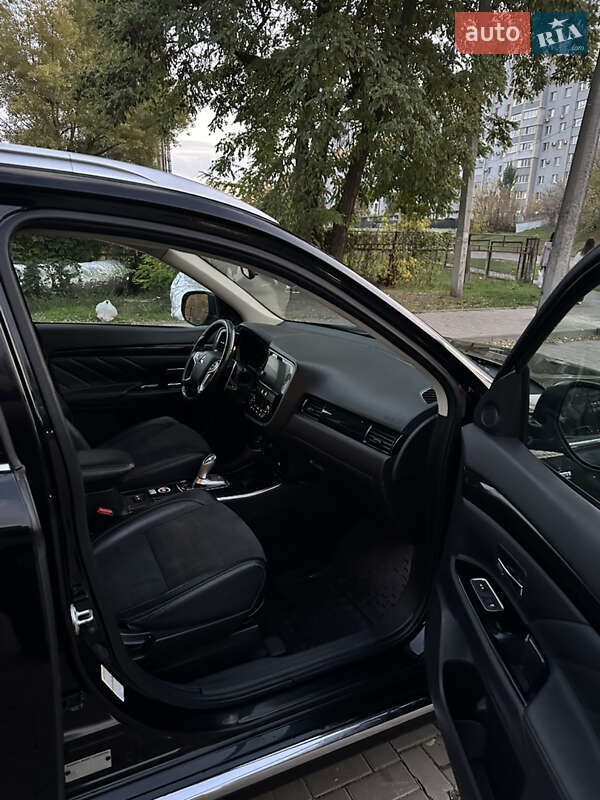 Позашляховик / Кросовер Mitsubishi Outlander 2018 в Черкасах