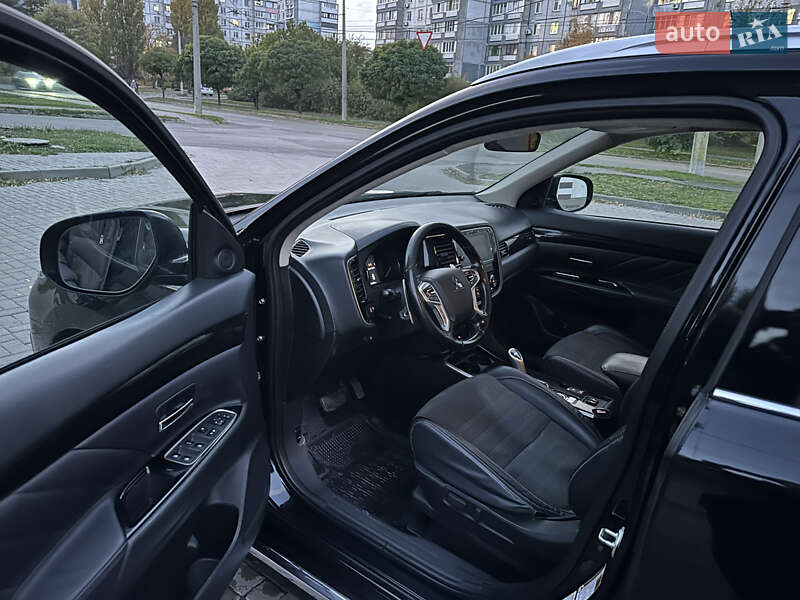 Позашляховик / Кросовер Mitsubishi Outlander 2018 в Черкасах