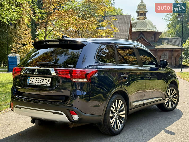 Внедорожник / Кроссовер Mitsubishi Outlander 2021 в Киеве фото 12 Внедорожник / Кроссовер Mitsubishi Outlander 2021 в Киеве