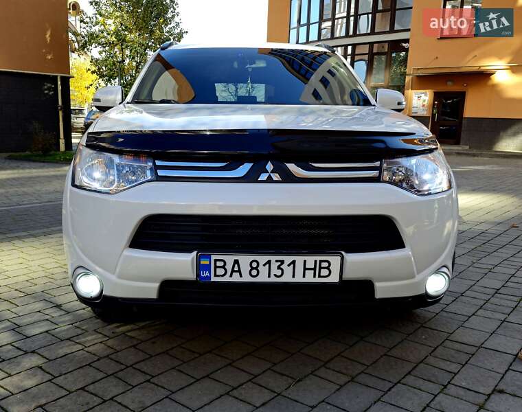 Внедорожник / Кроссовер Mitsubishi Outlander 2013 в Ивано-Франковске фото 6 Внедорожник / Кроссовер Mitsubishi Outlander 2013 в Ивано-Франковске