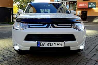 Позашляховик / Кросовер Mitsubishi Outlander 2013 в  фото 6 Позашляховик / Кросовер Mitsubishi Outlander 2013 в