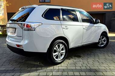 Позашляховик / Кросовер Mitsubishi Outlander 2013 в  фото 26 Позашляховик / Кросовер Mitsubishi Outlander 2013 в