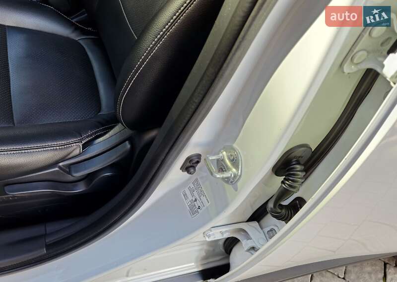 Внедорожник / Кроссовер Mitsubishi Outlander 2013 в Ивано-Франковске фото 39 Внедорожник / Кроссовер Mitsubishi Outlander 2013 в Ивано-Франковске