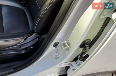 Позашляховик / Кросовер Mitsubishi Outlander 2013 в  фото 40 Позашляховик / Кросовер Mitsubishi Outlander 2013 в