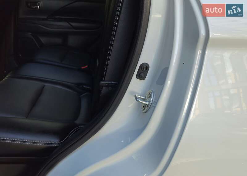 Внедорожник / Кроссовер Mitsubishi Outlander 2013 в Ивано-Франковске фото 49 Внедорожник / Кроссовер Mitsubishi Outlander 2013 в Ивано-Франковске