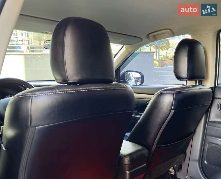 Внедорожник / Кроссовер Mitsubishi Outlander 2013 в Ивано-Франковске фото 52 Внедорожник / Кроссовер Mitsubishi Outlander 2013 в Ивано-Франковске