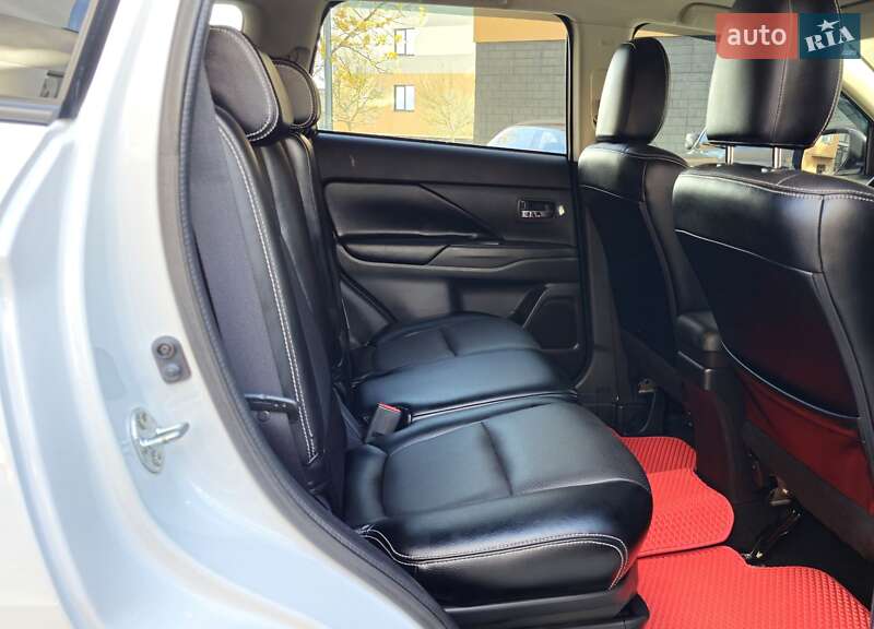 Внедорожник / Кроссовер Mitsubishi Outlander 2013 в Ивано-Франковске фото 53 Внедорожник / Кроссовер Mitsubishi Outlander 2013 в Ивано-Франковске