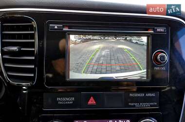 Позашляховик / Кросовер Mitsubishi Outlander 2013 в  фото 64 Позашляховик / Кросовер Mitsubishi Outlander 2013 в