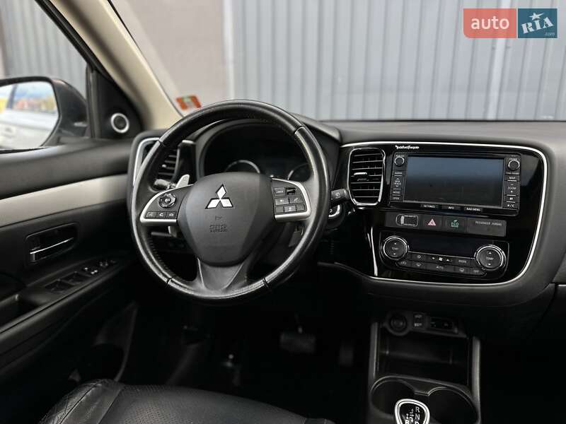 Позашляховик / Кросовер Mitsubishi Outlander 2013 в Івано-Франківську фото 28 Позашляховик / Кросовер Mitsubishi Outlander 2013 в Івано-Франківську