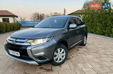 Внедорожник / Кроссовер Mitsubishi Outlander 2018 в Киеве