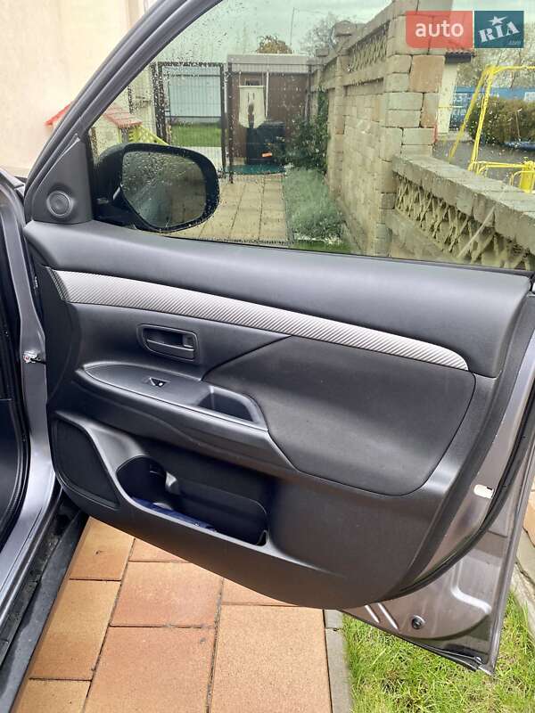 Позашляховик / Кросовер Mitsubishi Outlander 2018 в Києві фото 14 Позашляховик / Кросовер Mitsubishi Outlander 2018 в Києві