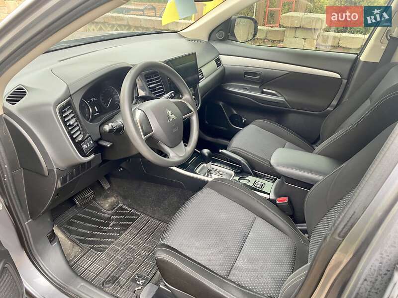 Позашляховик / Кросовер Mitsubishi Outlander 2018 в Києві фото 20 Позашляховик / Кросовер Mitsubishi Outlander 2018 в Києві