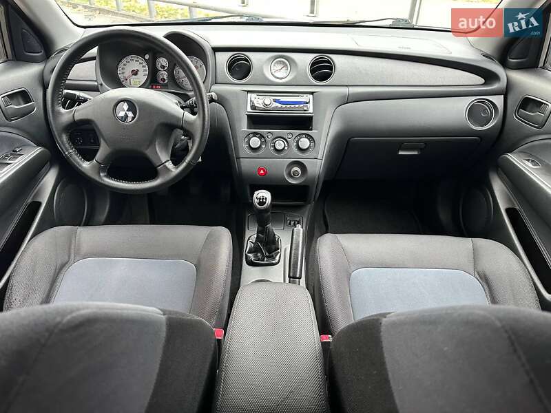 Внедорожник / Кроссовер Mitsubishi Outlander 2005 в Броварах фото 8 Внедорожник / Кроссовер Mitsubishi Outlander 2005 в Броварах